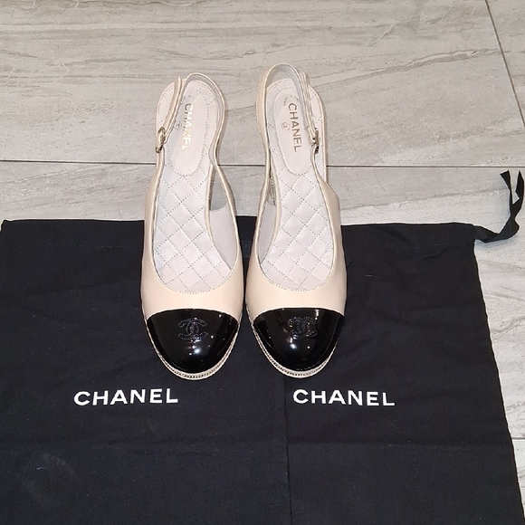 CHANEL Two-Tone Slingback Heels in Beige and Black - Picture 6 of 9
